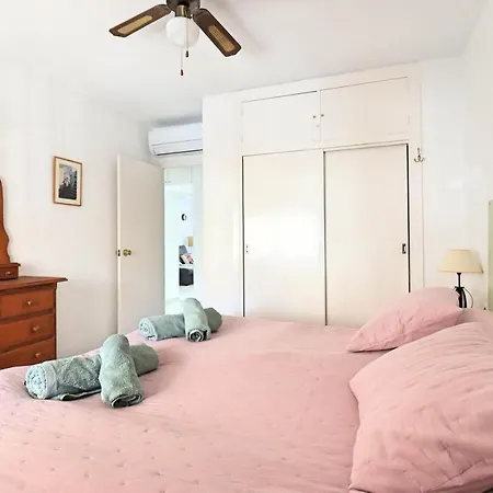 2 Bedroom In With Pool And Seaview アパート ネルハ