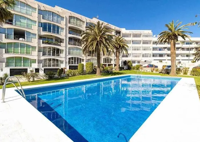 2 Bedroom In With Pool And Seaview *