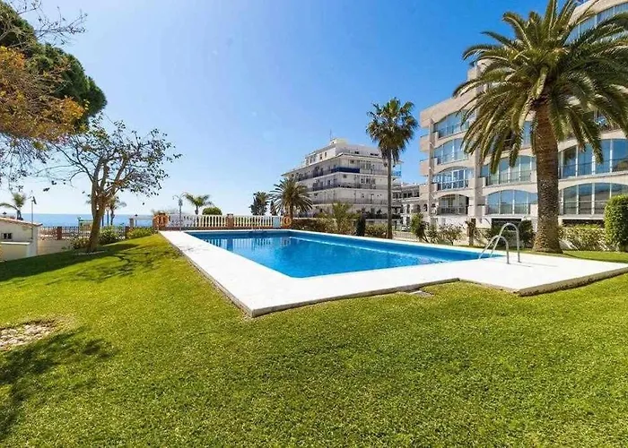 2 Bedroom In With Pool And Seaview *