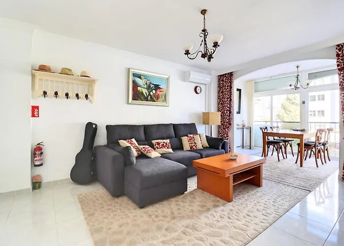 2 Bedroom In With Pool And Seaview アパート