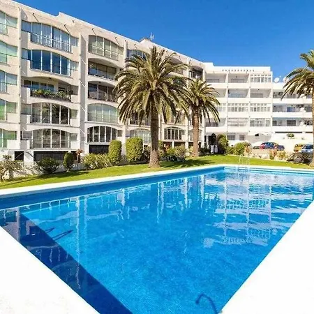 2 Bedroom In With Pool And Seaview *
