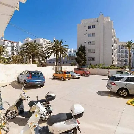 Lägenhet 2 Bedroom In With Pool And Seaview