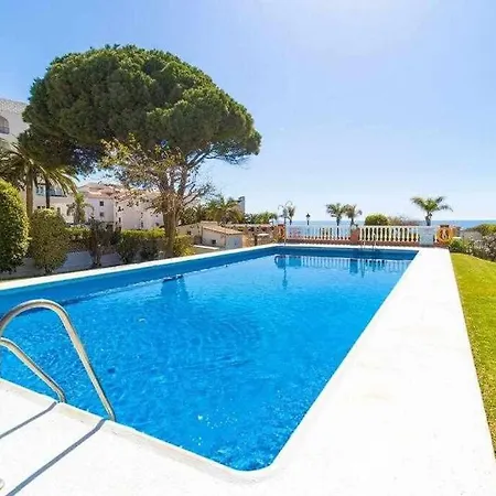 2 Bedroom In With Pool And Seaview Lägenhet Nerja