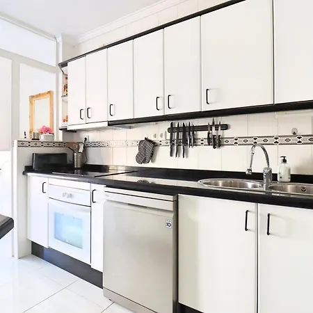 2 Bedroom In With Pool And Seaview *