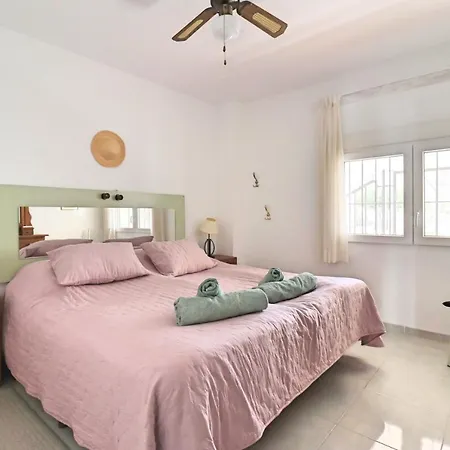 2 Bedroom In With Pool And Seaview Appartement *