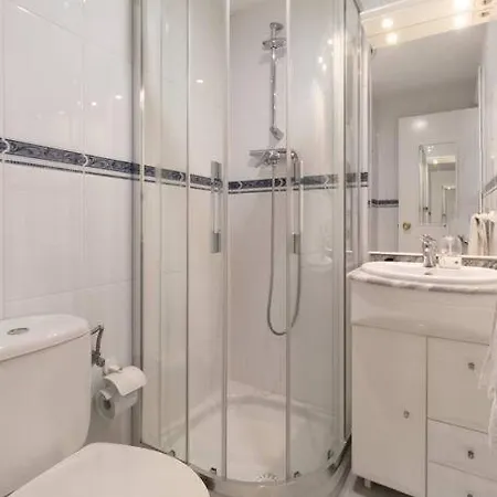 2 Bedroom In With Pool And Seaview Appartement Nerja