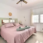 2 Bedroom In With Pool And Seaview Apartmán *