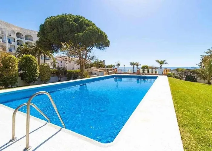 2 Bedroom In With Pool And Seaview Daire Nerja