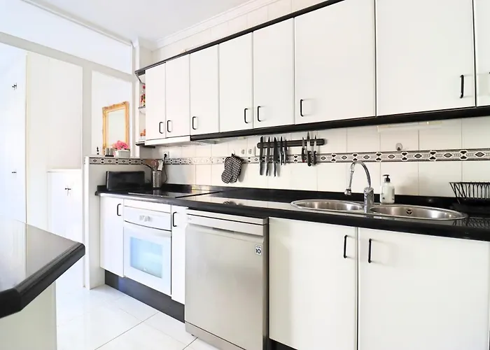 2 Bedroom In With Pool And Seaview *